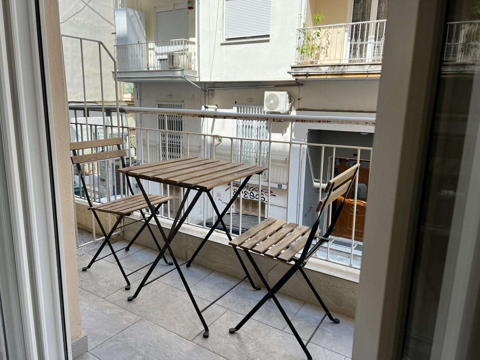 P Deluxe Suites 7 Thessaloniki Exterior photo